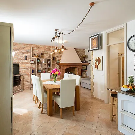 Holiday home Rustico Petra - Regarda Travel *