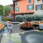 Rustico Petra - Regarda Travel Nyaraló
