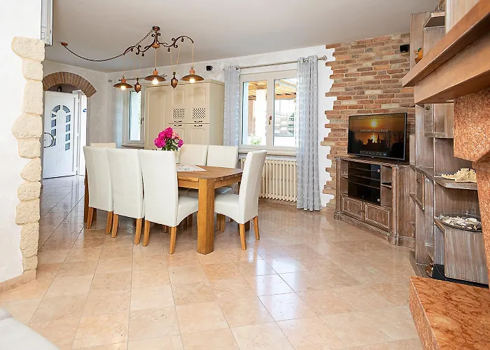 Rustico Petra - Regarda Travel